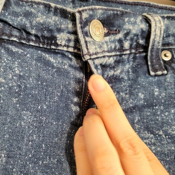 Levi's Blue Distressed White Speckled Denim Jean Short Shorts Size 24 - Picture 4 of 14